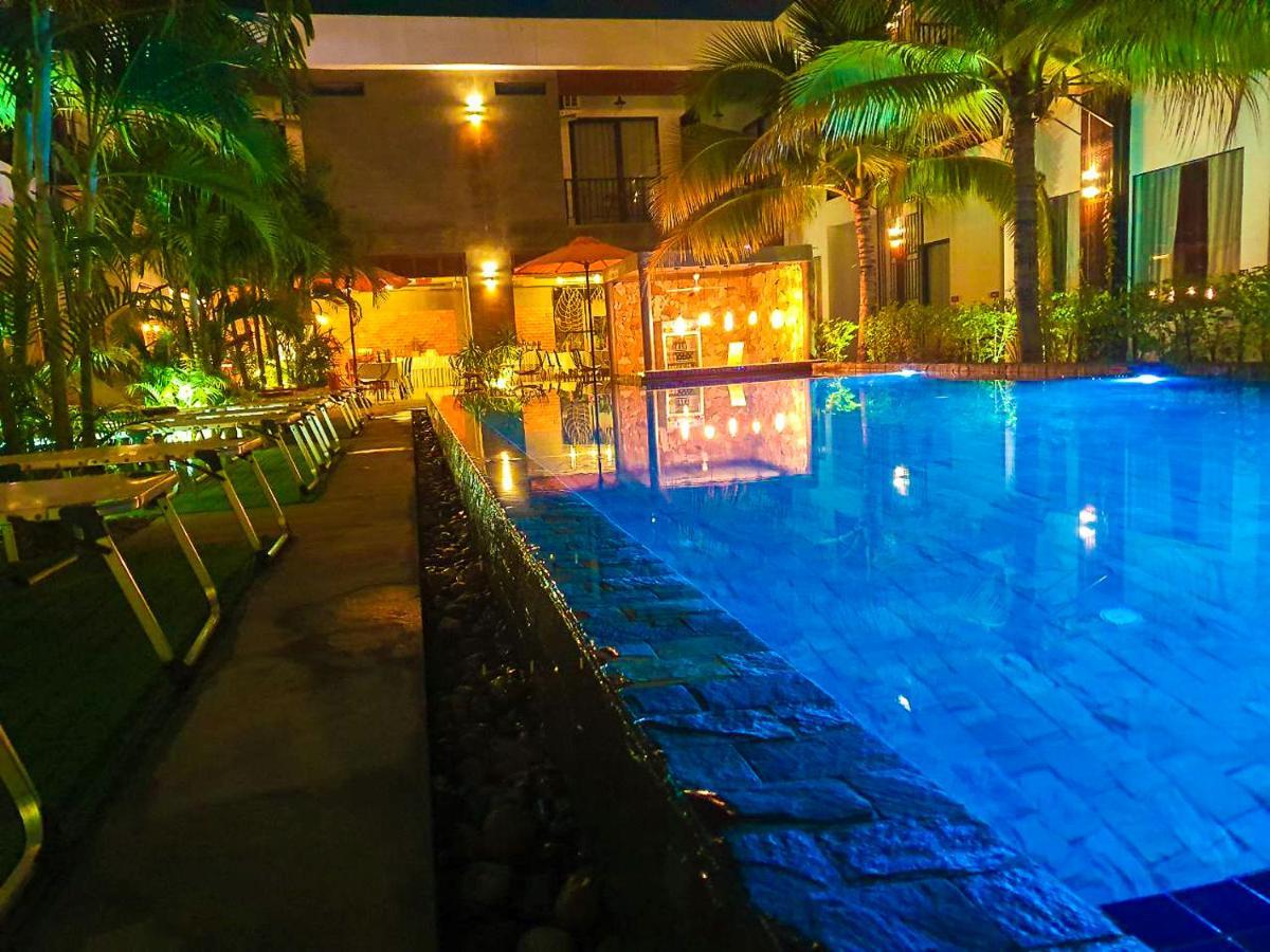 Central Corner Suite Siem Reap Exterior foto